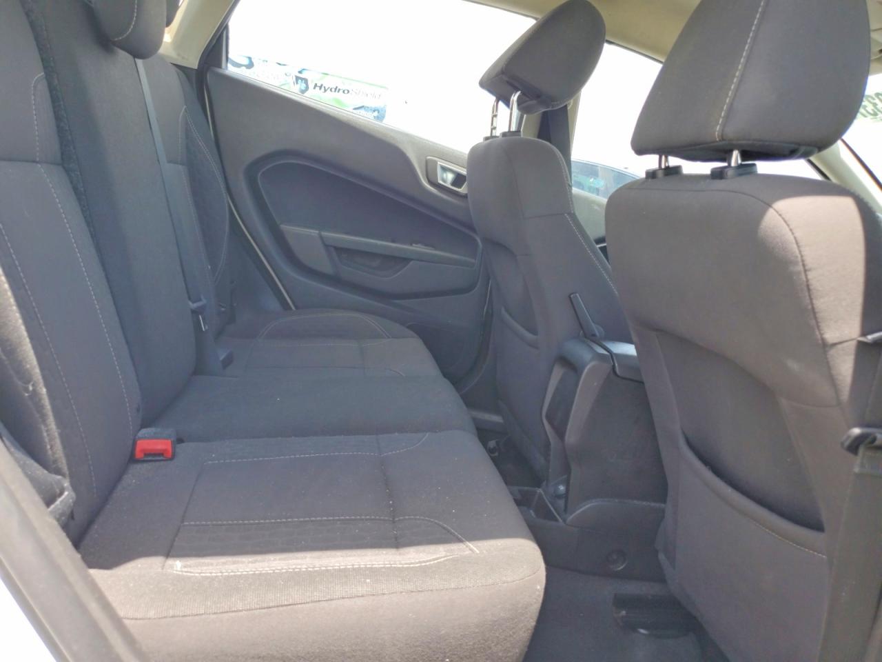 2015 Ford Fiesta Se White vin: 3FADP4EJ8FM200898