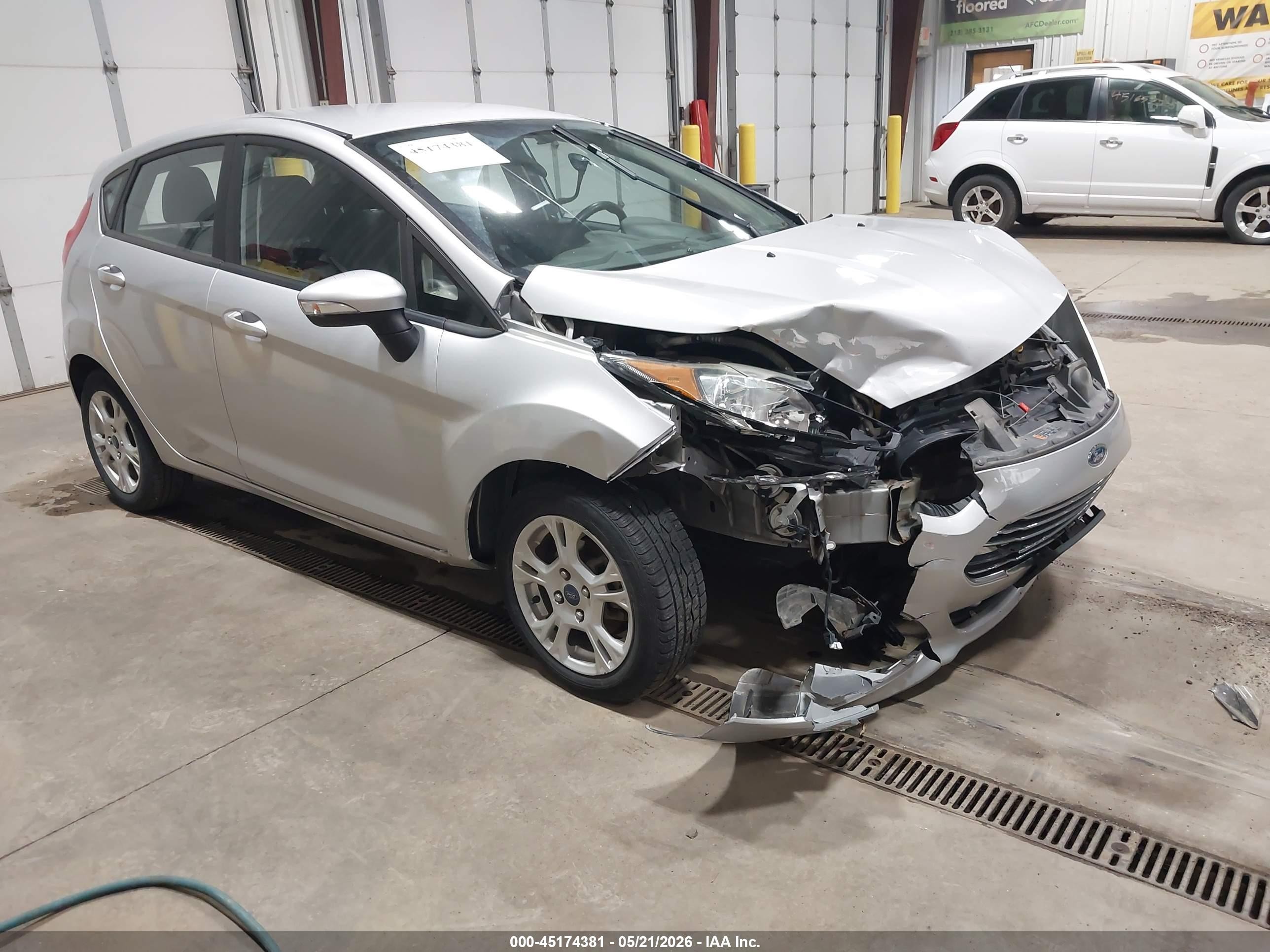 2015 Ford Fiesta Se Silver vin: 3FADP4EJ8FM217345