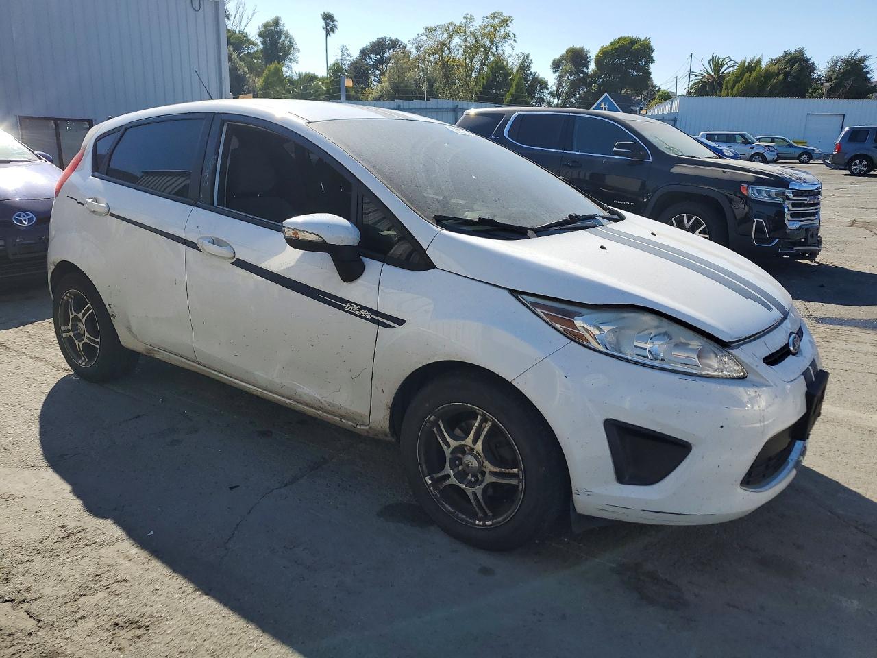 2013 Ford Fiesta Se White vin: 3FADP4EJ9DM208375
