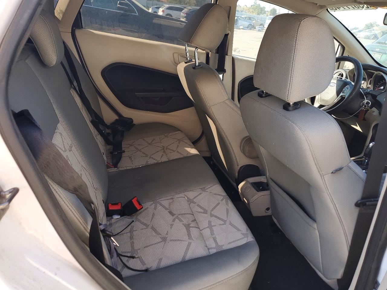 2013 Ford Fiesta Se White vin: 3FADP4EJ9DM208375