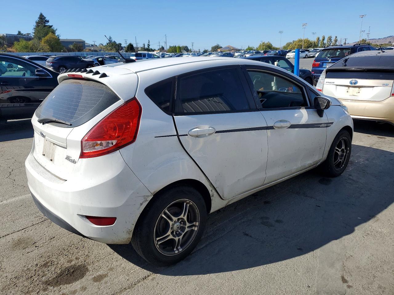 2013 Ford Fiesta Se White vin: 3FADP4EJ9DM208375