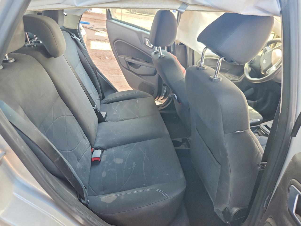 2015 Ford Fiesta Se Silver vin: 3FADP4EJ9FM187031