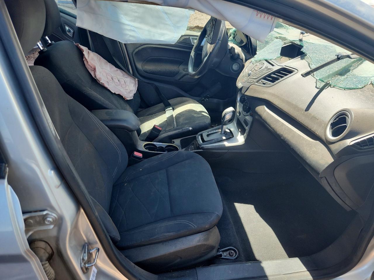 2015 Ford Fiesta Se Silver vin: 3FADP4EJ9FM187031
