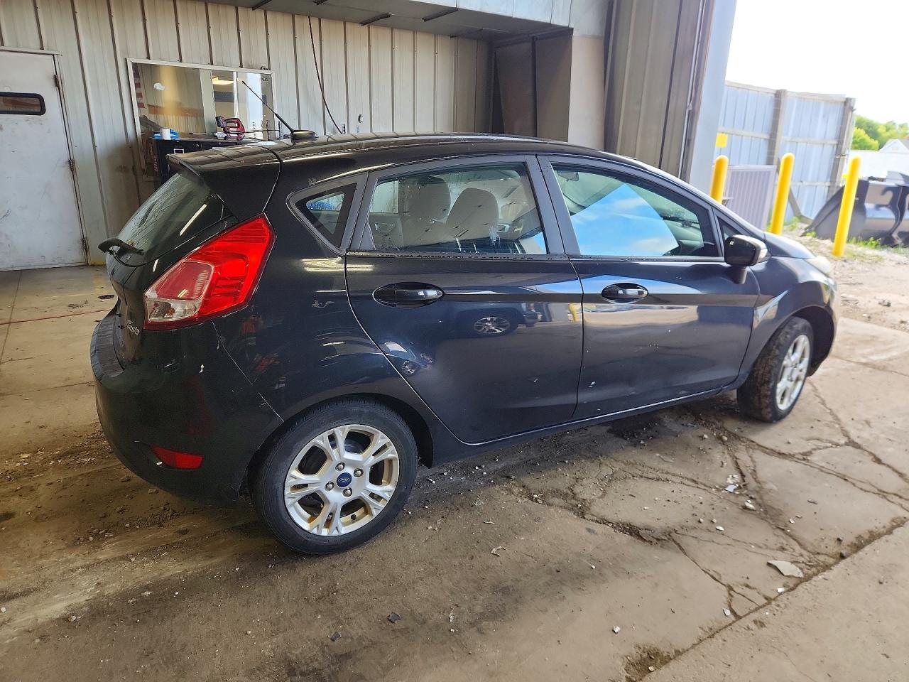 2015 Ford Fiesta Se Black vin: 3FADP4EJ9FM211733