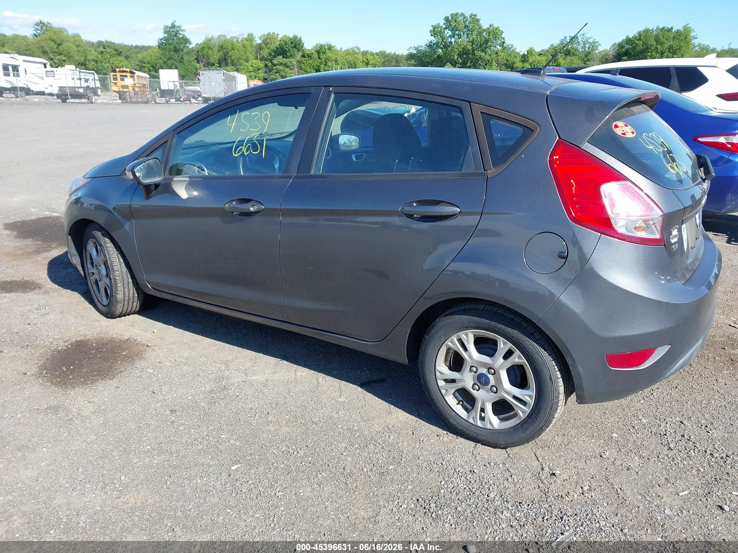 2015 Ford Fiesta Se Gray vin: 3FADP4EJ9FM223848