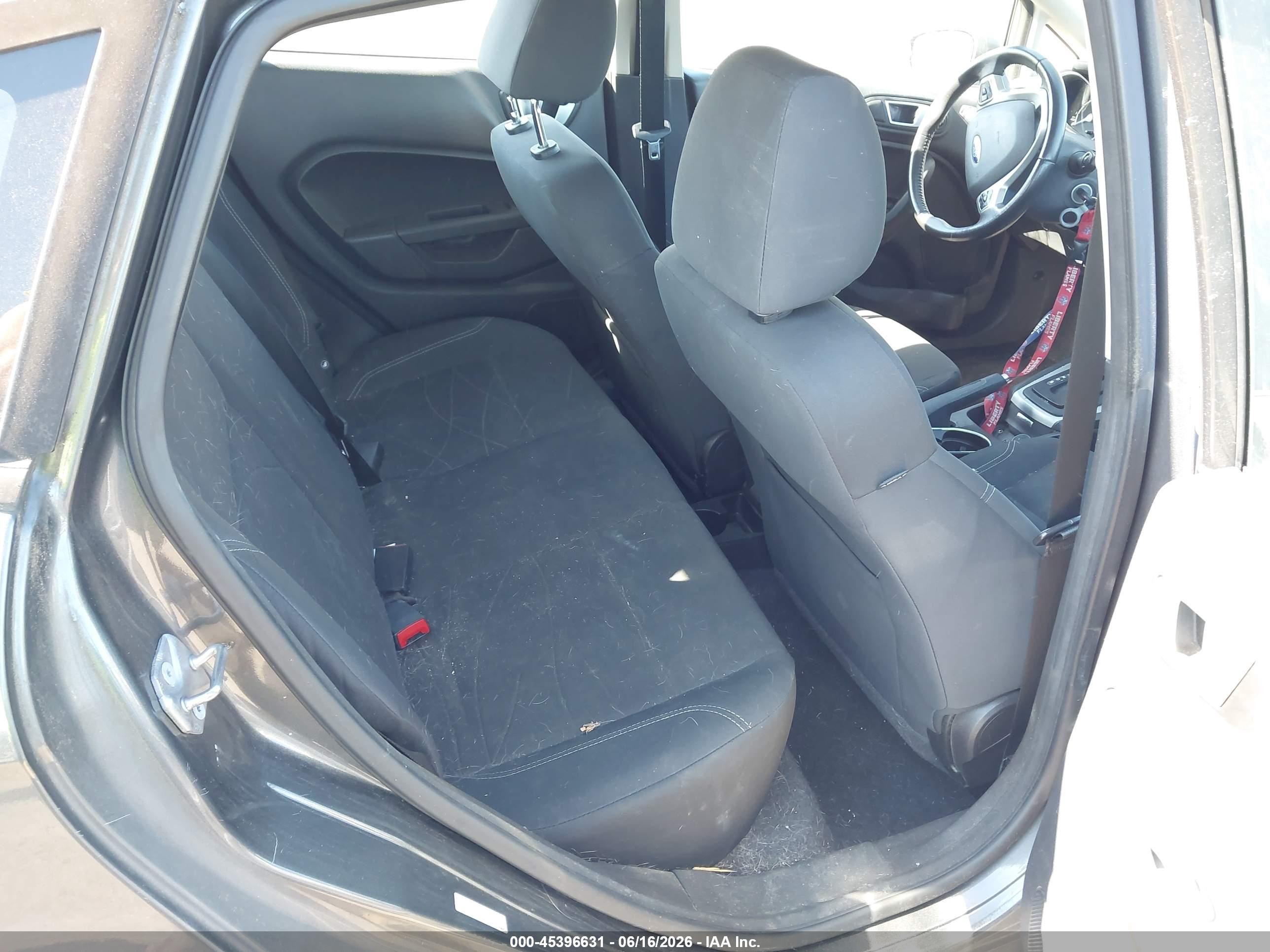 2015 Ford Fiesta Se Gray vin: 3FADP4EJ9FM223848