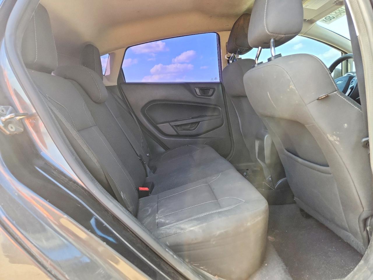 2019 Ford Fiesta Se Gray vin: 3FADP4EJ9KM165668
