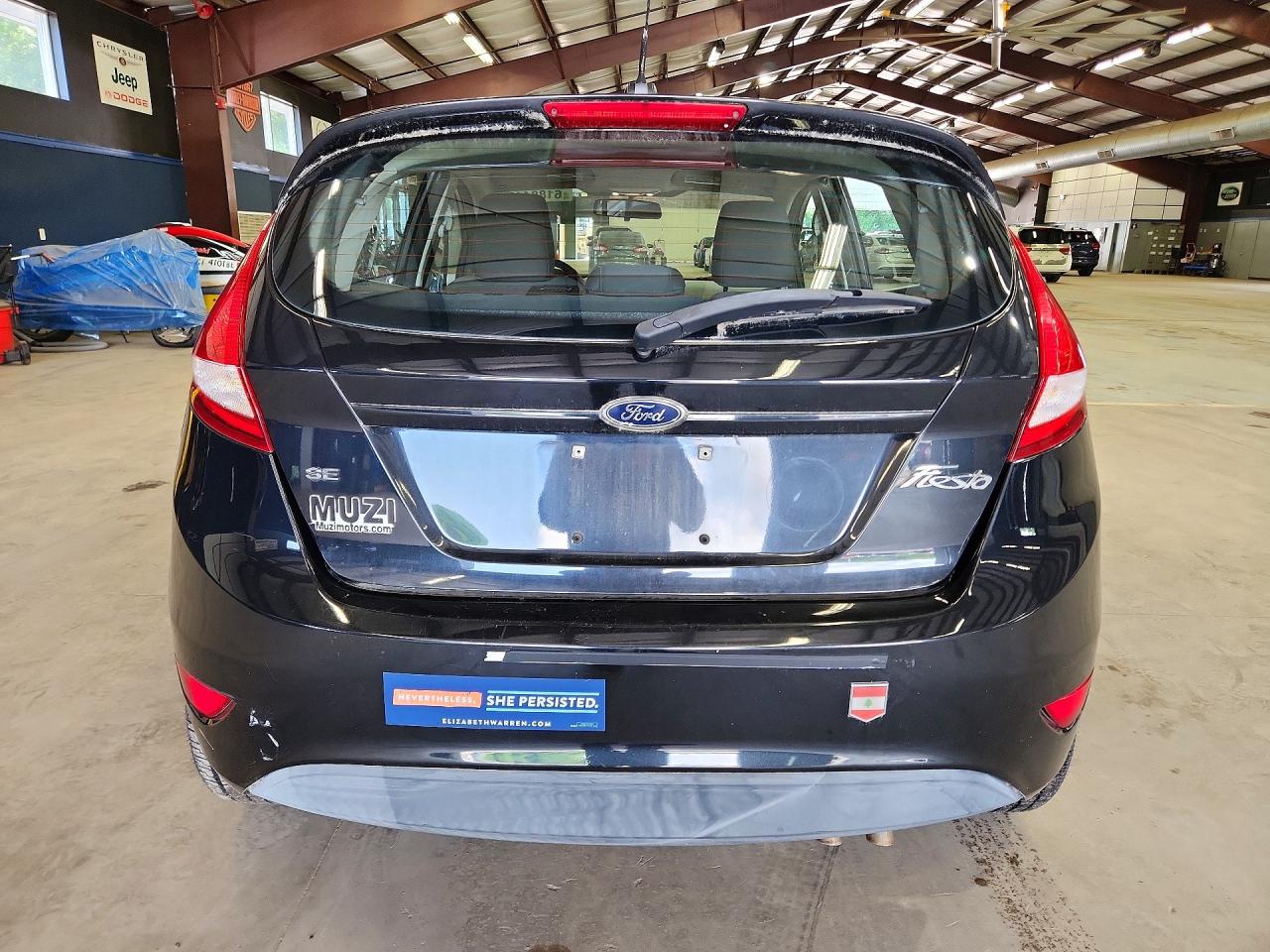 2011 Ford Fiesta Se Black vin: 3FADP4EJXBM113000
