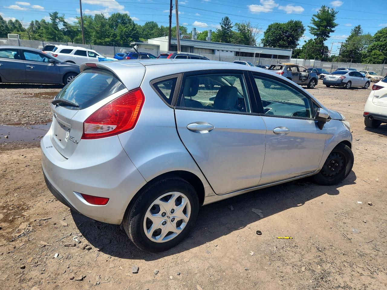 2011 Ford Fiesta Se Серебряный vin: 3FADP4EJXBM164285