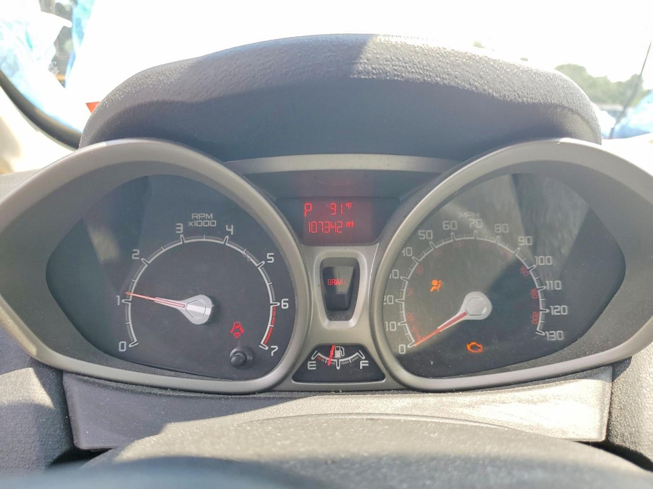 2011 Ford Fiesta Se Серебряный vin: 3FADP4EJXBM164285