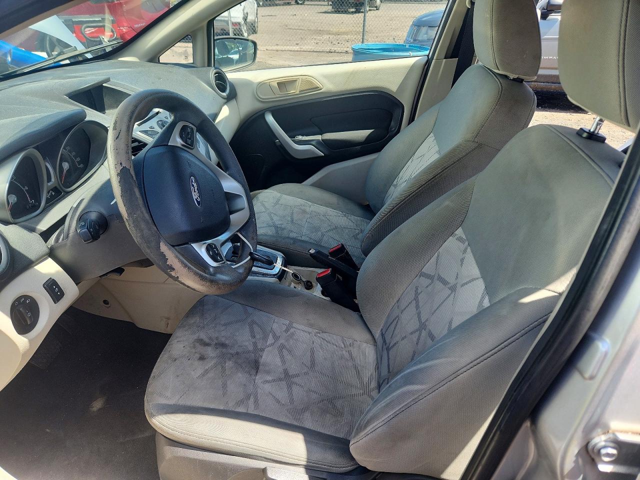 2011 Ford Fiesta Se Серебряный vin: 3FADP4EJXBM164285