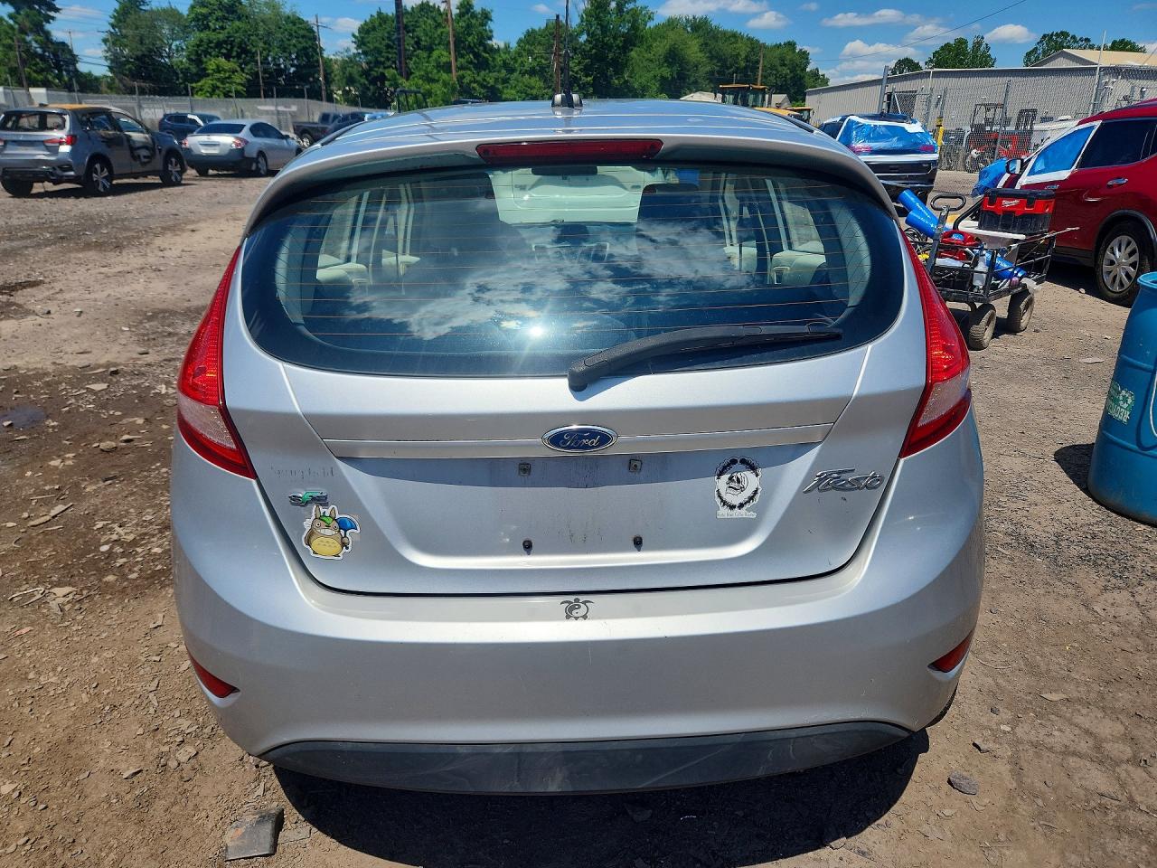 2011 Ford Fiesta Se Серебряный vin: 3FADP4EJXBM164285