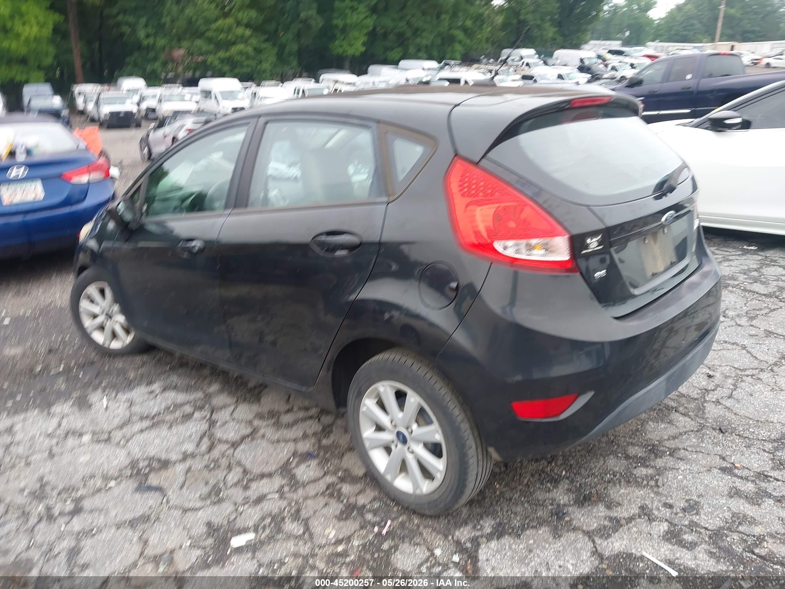 2011 Ford Fiesta Se Черный vin: 3FADP4EJXBM174315