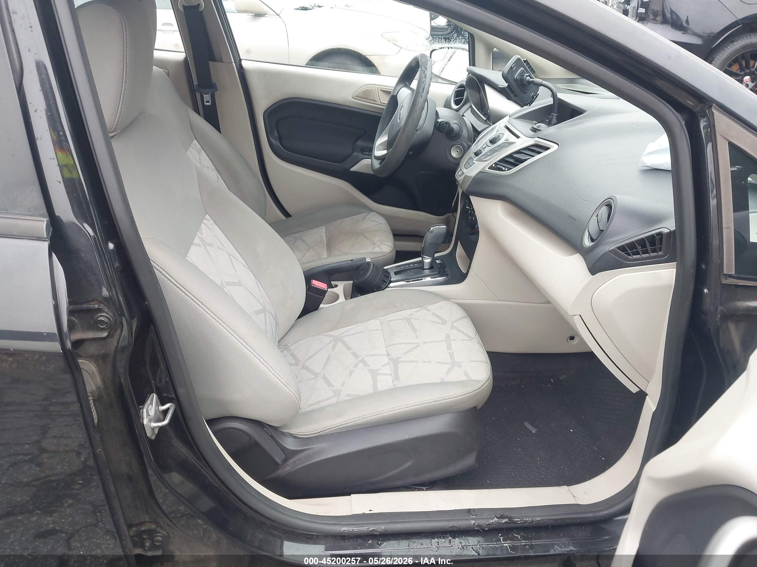 2011 Ford Fiesta Se Черный vin: 3FADP4EJXBM174315