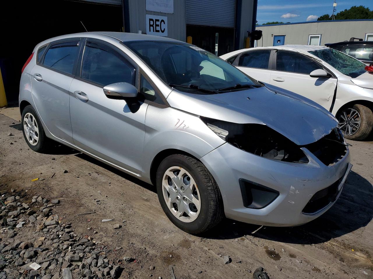 2013 Ford Fiesta Se Silver vin: 3FADP4EJXDM116398