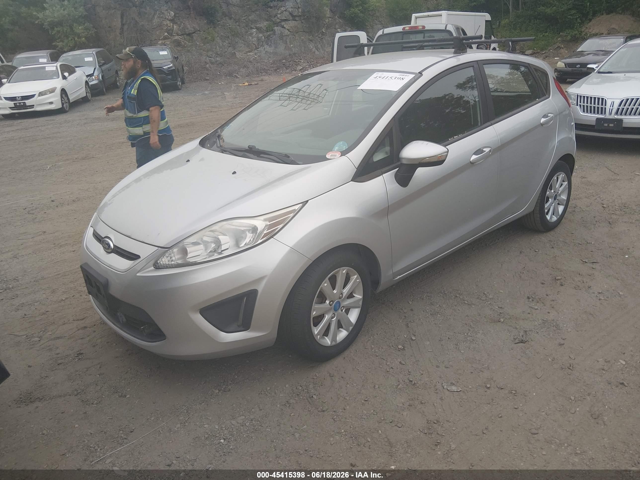 2013 Ford Fiesta Se Silver vin: 3FADP4EJXDM164337