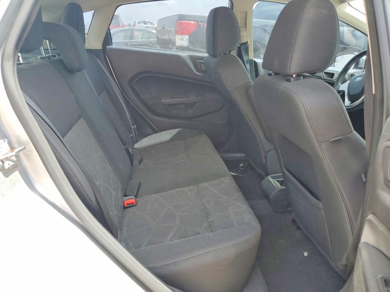 2013 Ford Fiesta S Silver vin: 3FADP4EJXDM185205