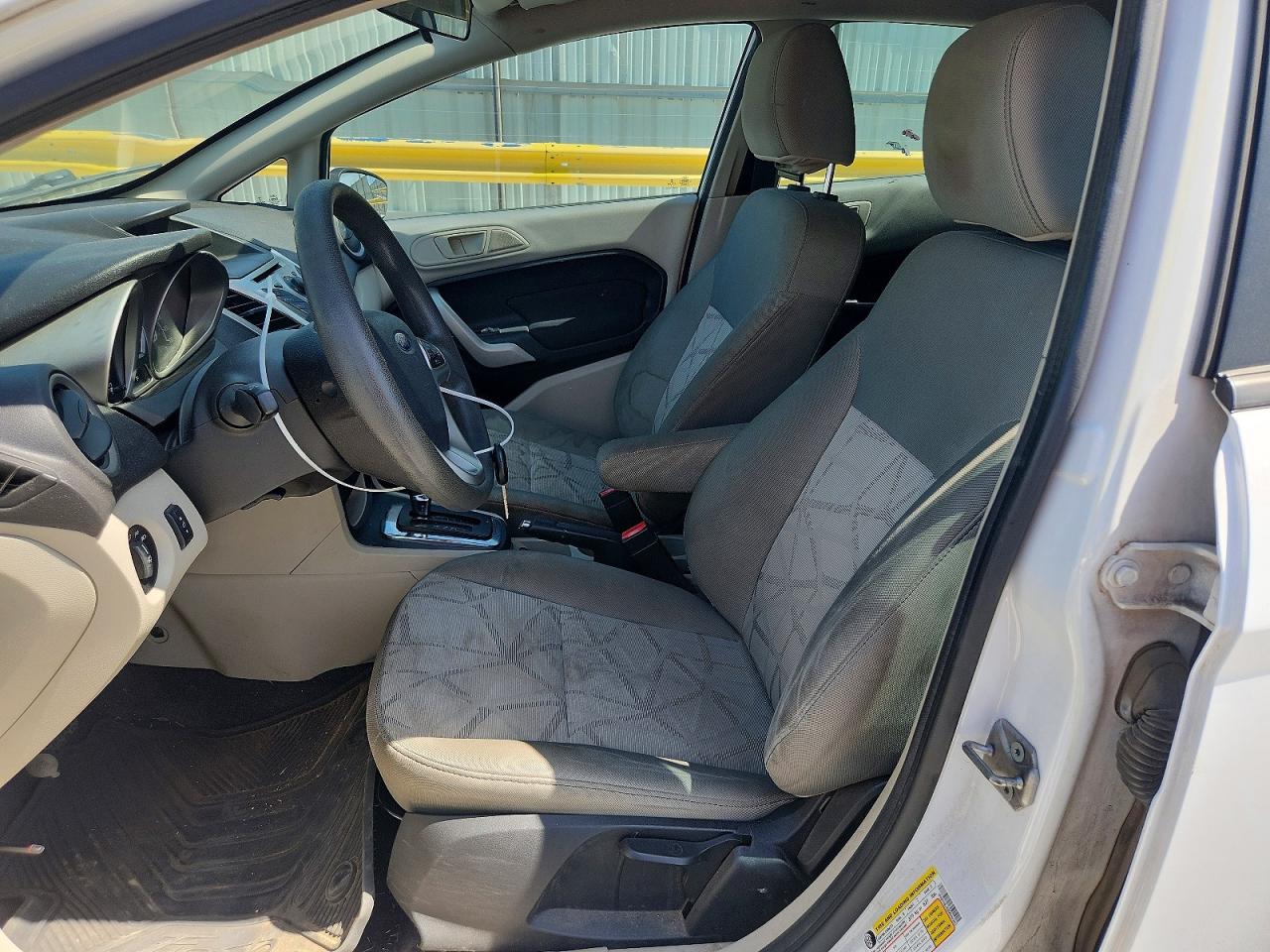 2013 Ford Fiesta Se White vin: 3FADP4EJXDM204352