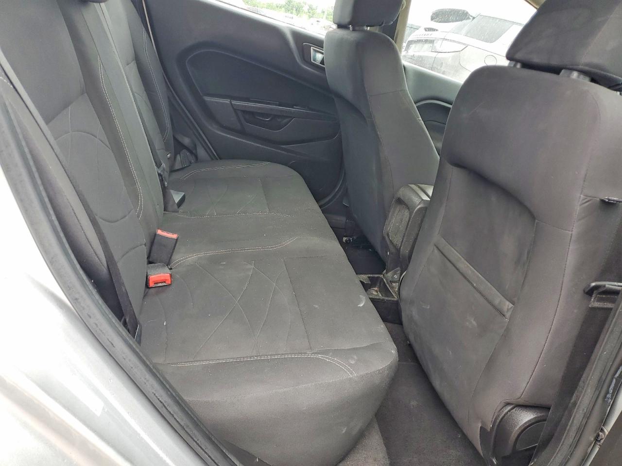 2014 Ford Fiesta Se Silver vin: 3FADP4EJXEM111591