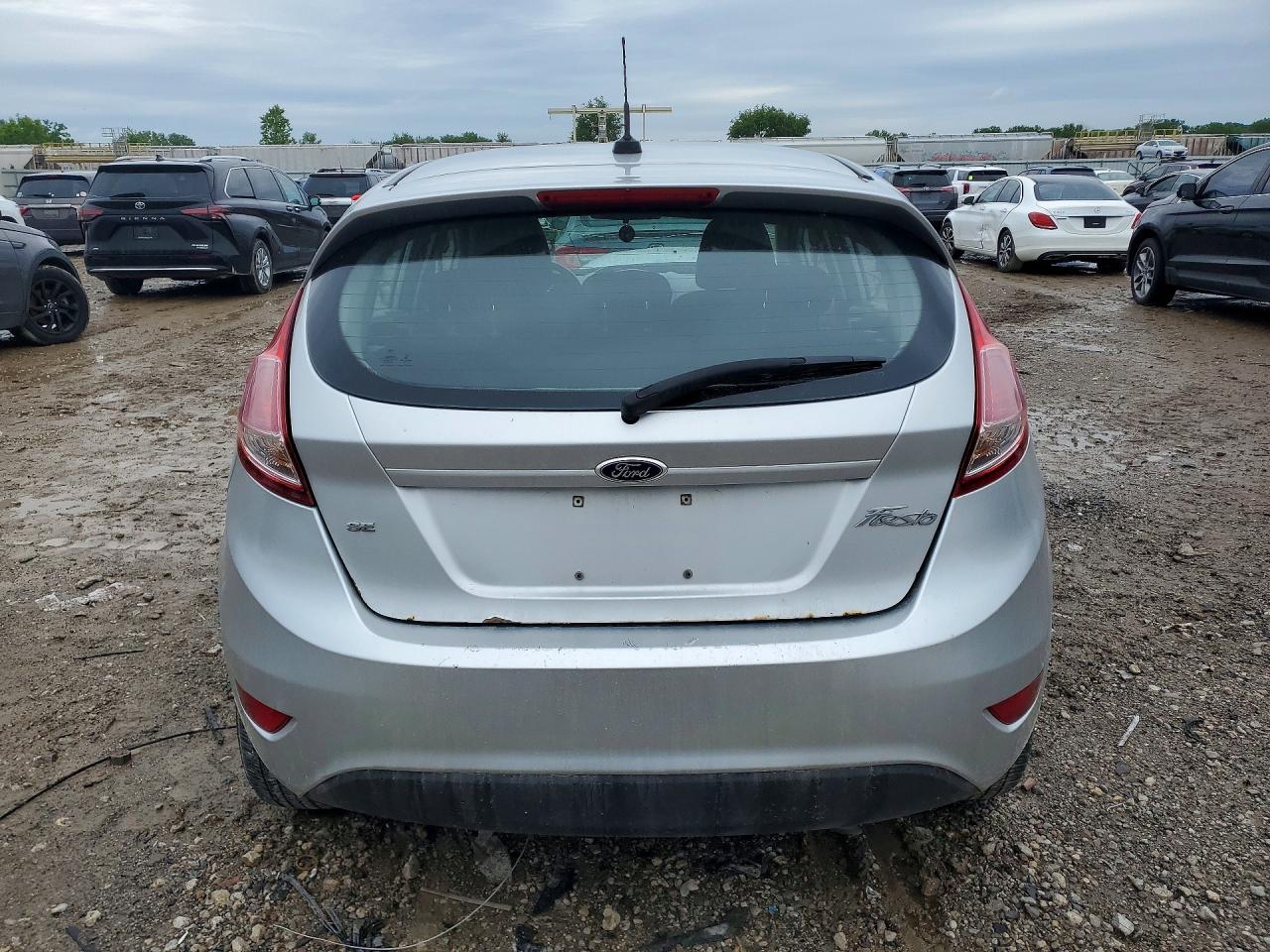 2014 Ford Fiesta Se Silver vin: 3FADP4EJXEM111591