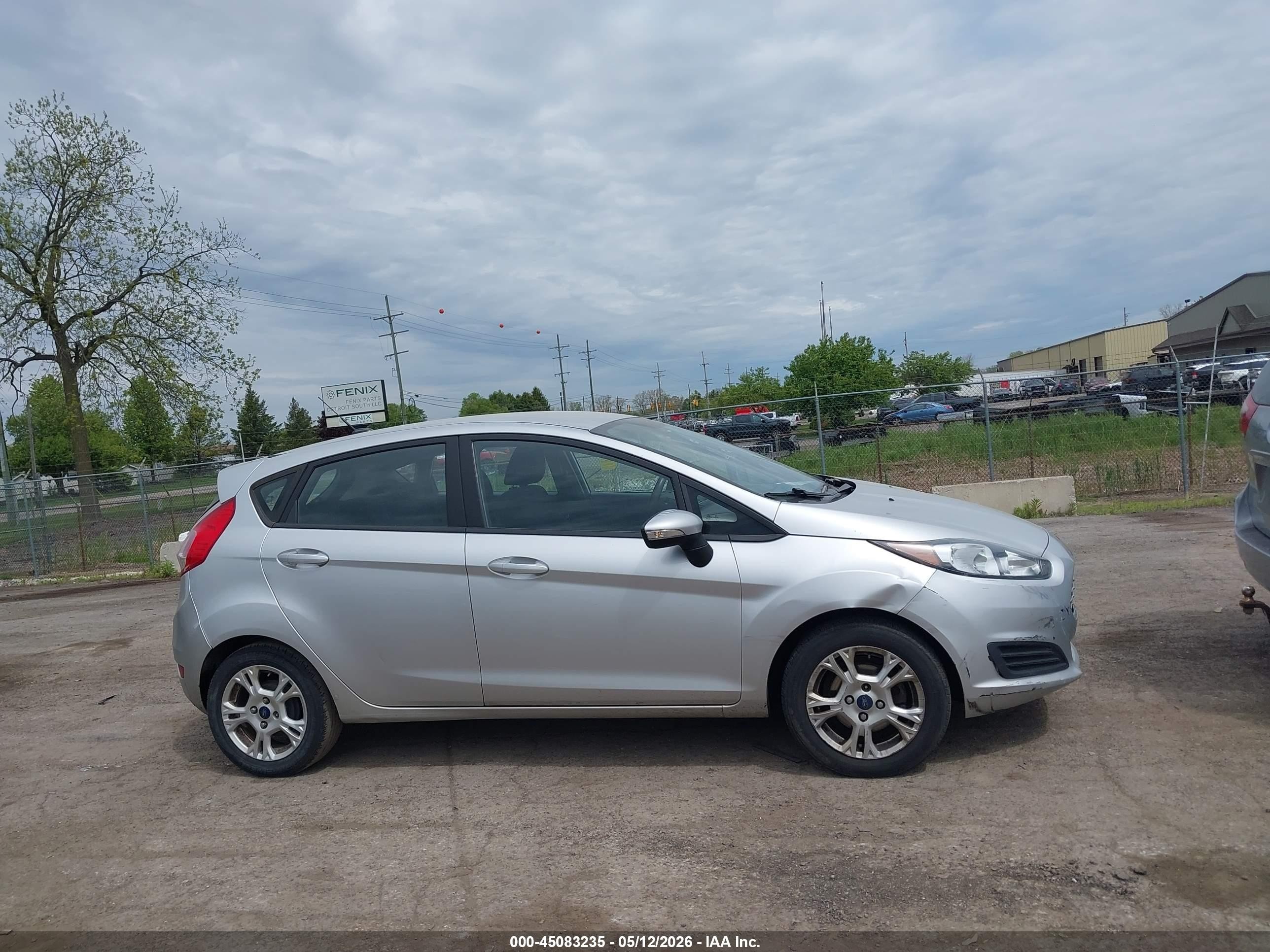 2015 Ford Fiesta Se Silver vin: 3FADP4EJXFM139408