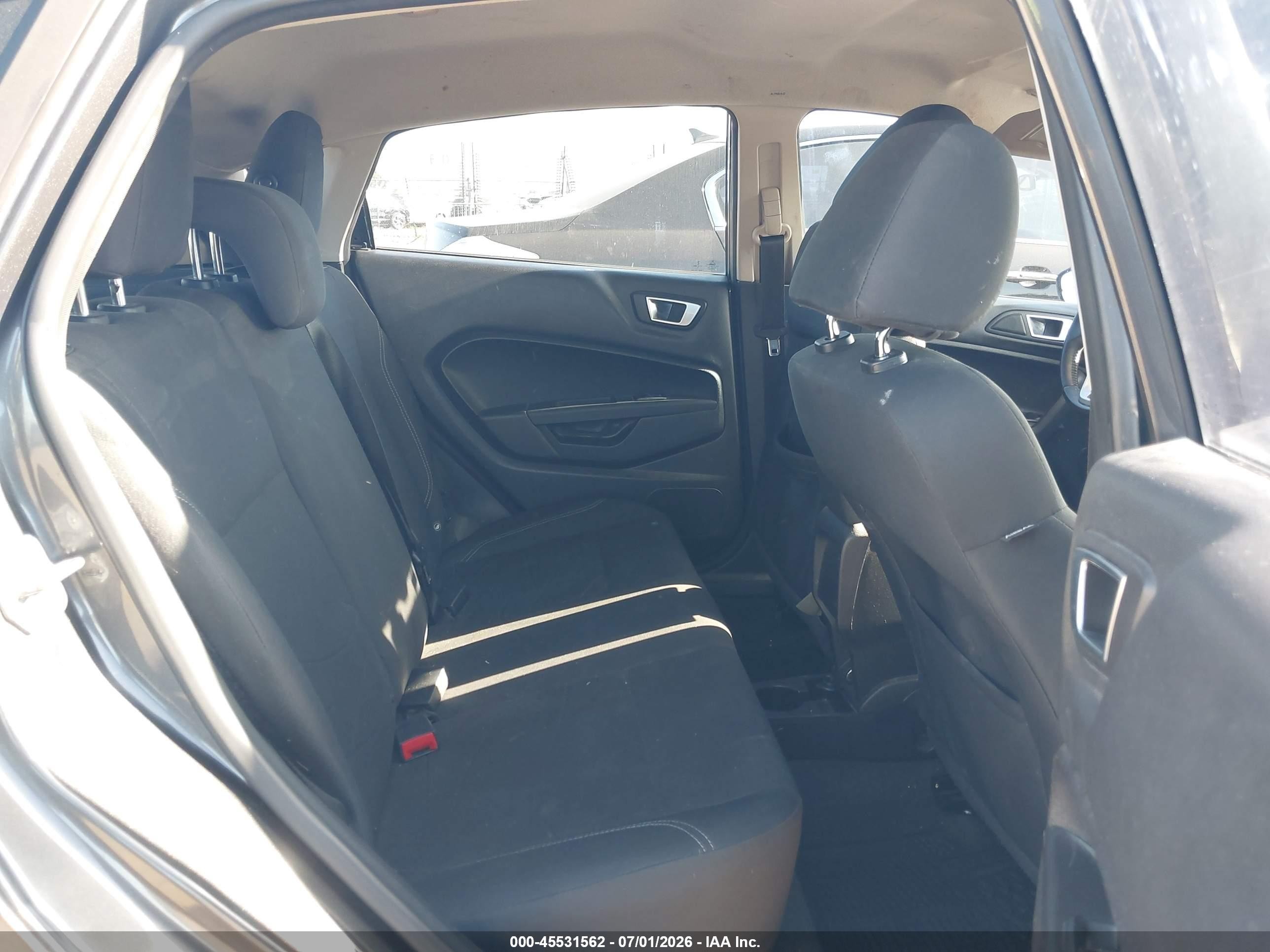 2015 Ford Fiesta Se Gray vin: 3FADP4EJXFM161845