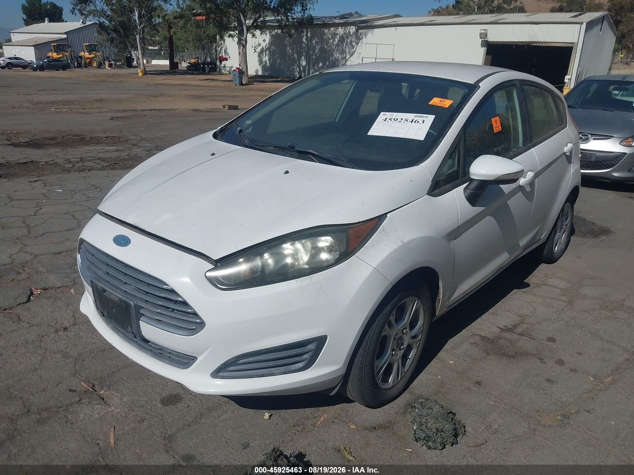 2015 Ford Fiesta Se White vin: 3FADP4EJXFM164373