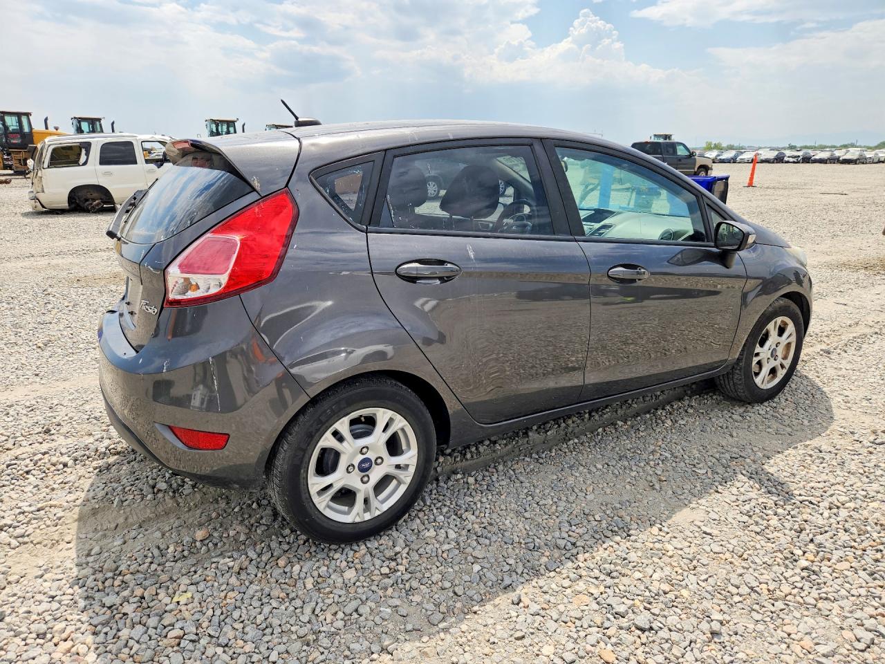 2015 Ford Fiesta Se Gray vin: 3FADP4EJXFM167161
