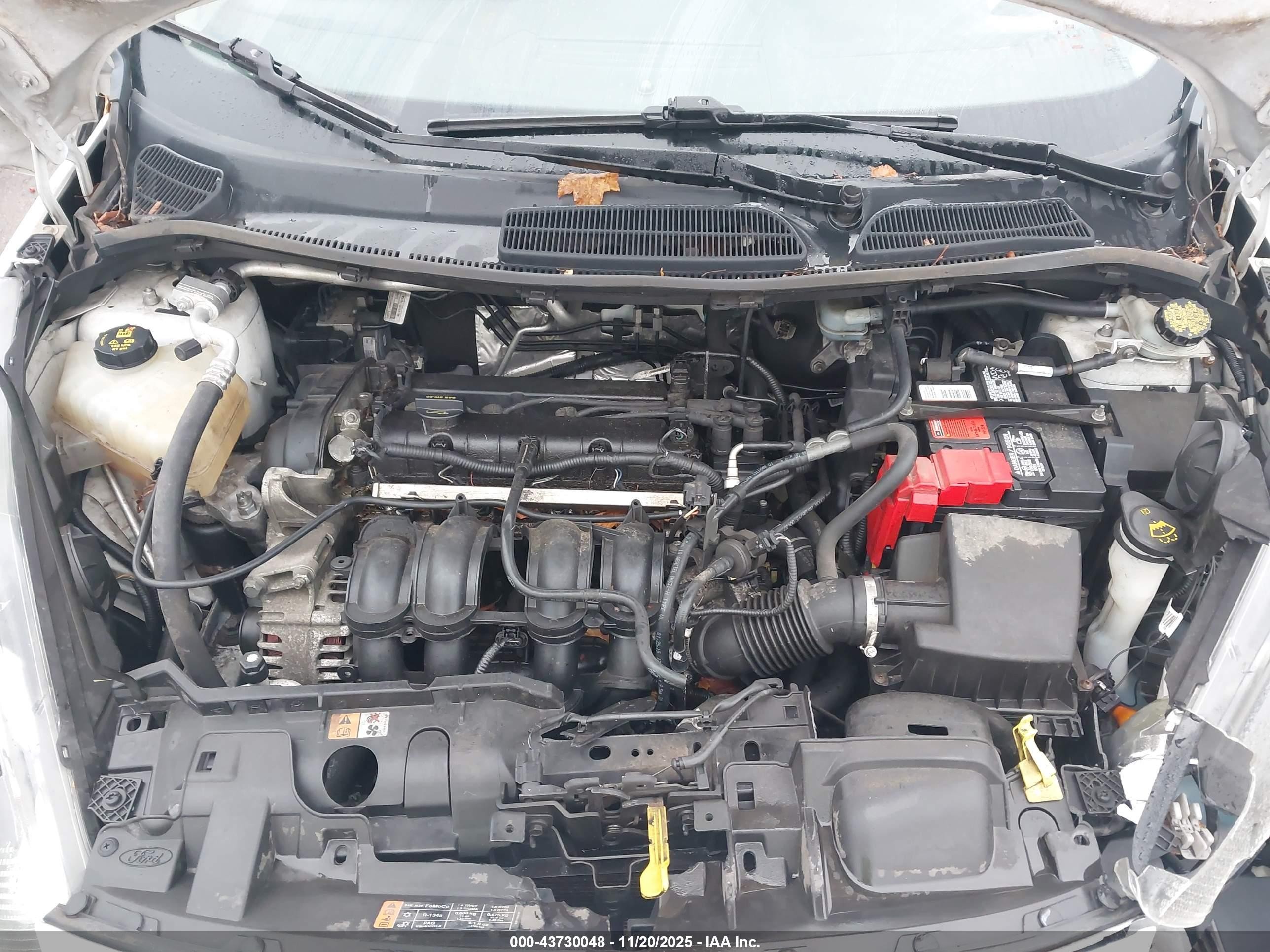 2015 Ford Fiesta Se Белый vin: 3FADP4EJXFM191850