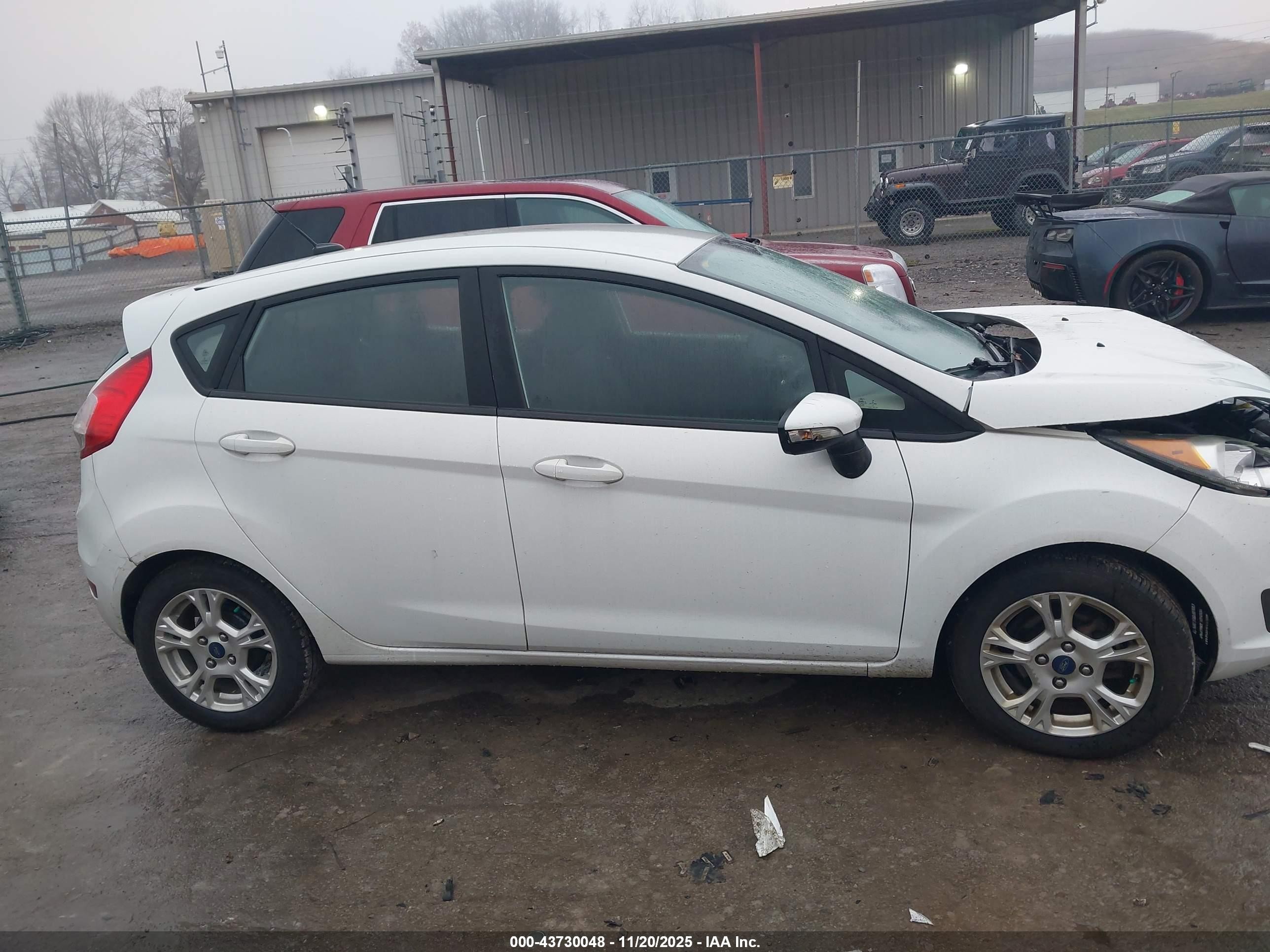 2015 Ford Fiesta Se Белый vin: 3FADP4EJXFM191850
