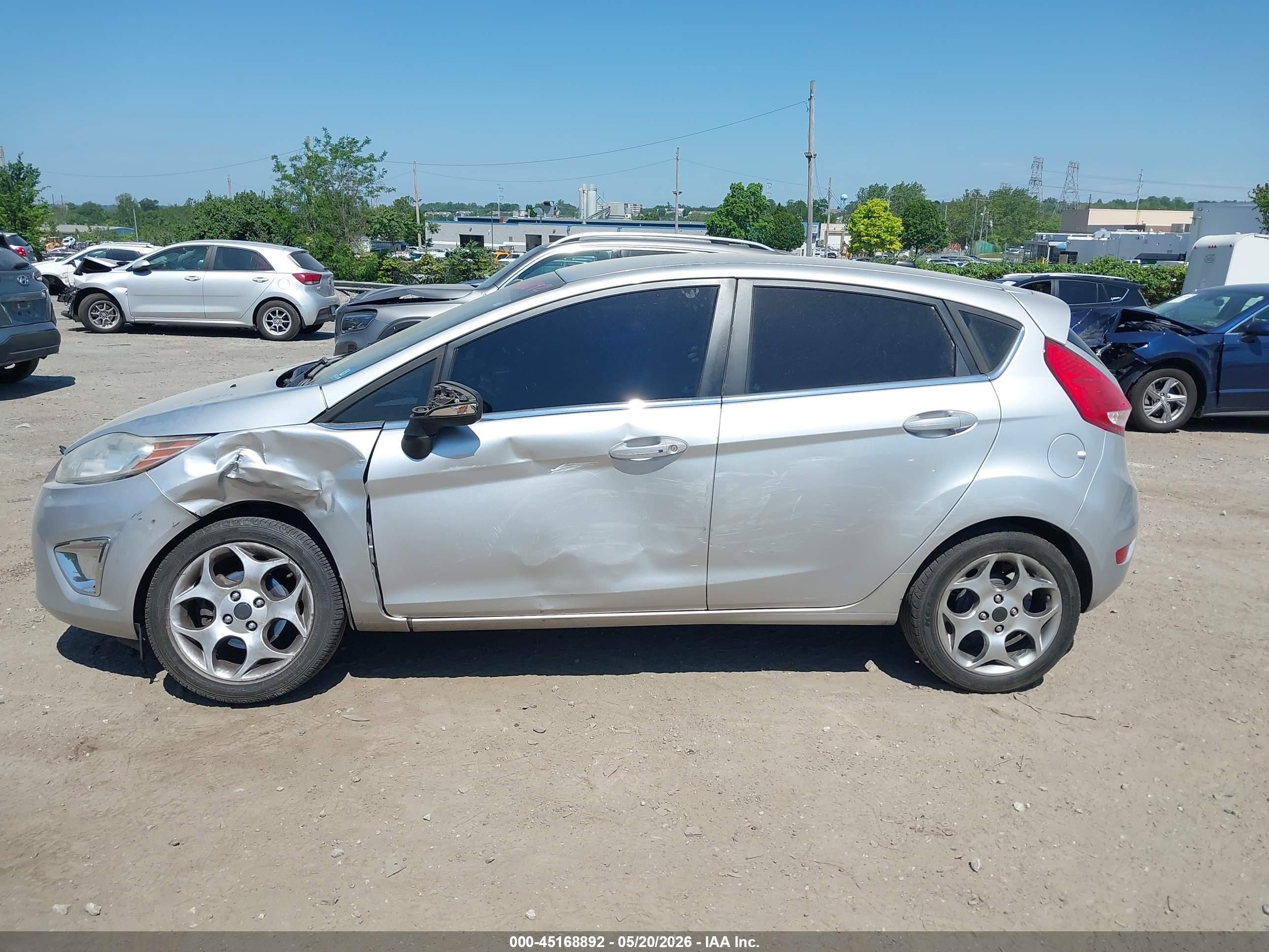 2011 Ford Fiesta Ses Silver vin: 3FADP4FJ0BM147204