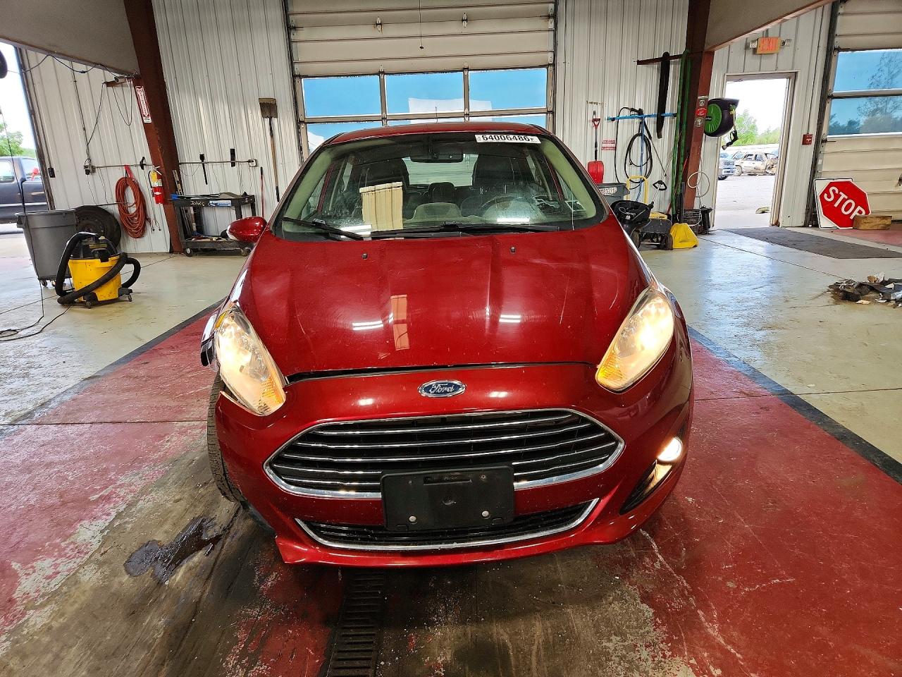 2014 Ford Fiesta Titanium Burgundy vin: 3FADP4FJ0EM125224