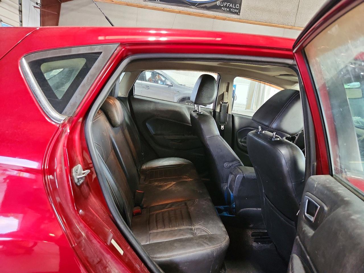 2014 Ford Fiesta Titanium Burgundy vin: 3FADP4FJ0EM125224