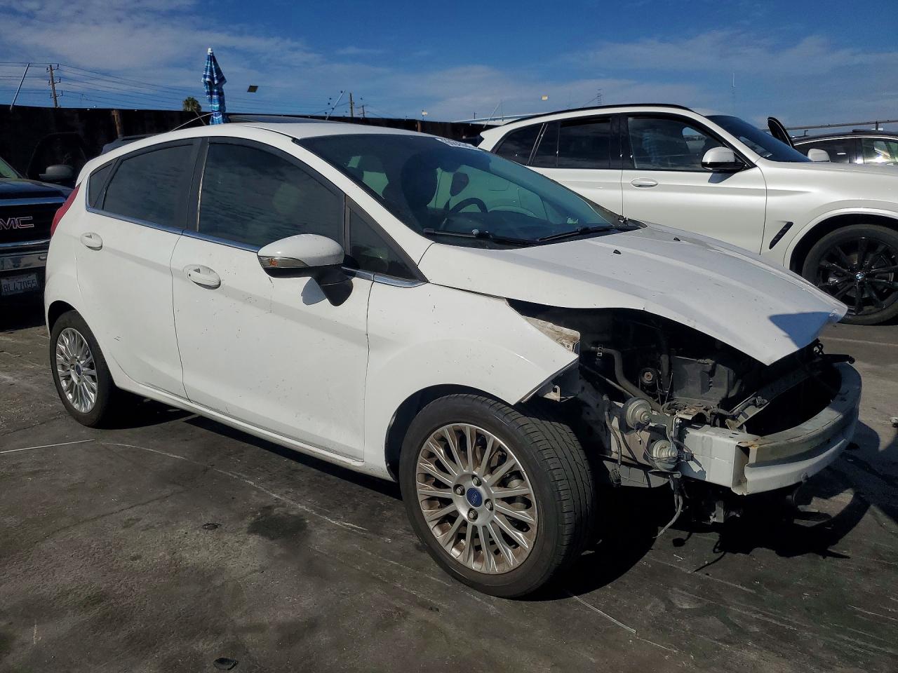 2015 Ford Fiesta Titanium White vin: 3FADP4FJ1FM196935