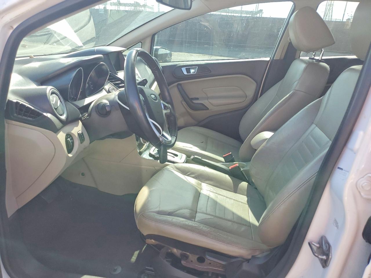 2015 Ford Fiesta Titanium White vin: 3FADP4FJ1FM196935