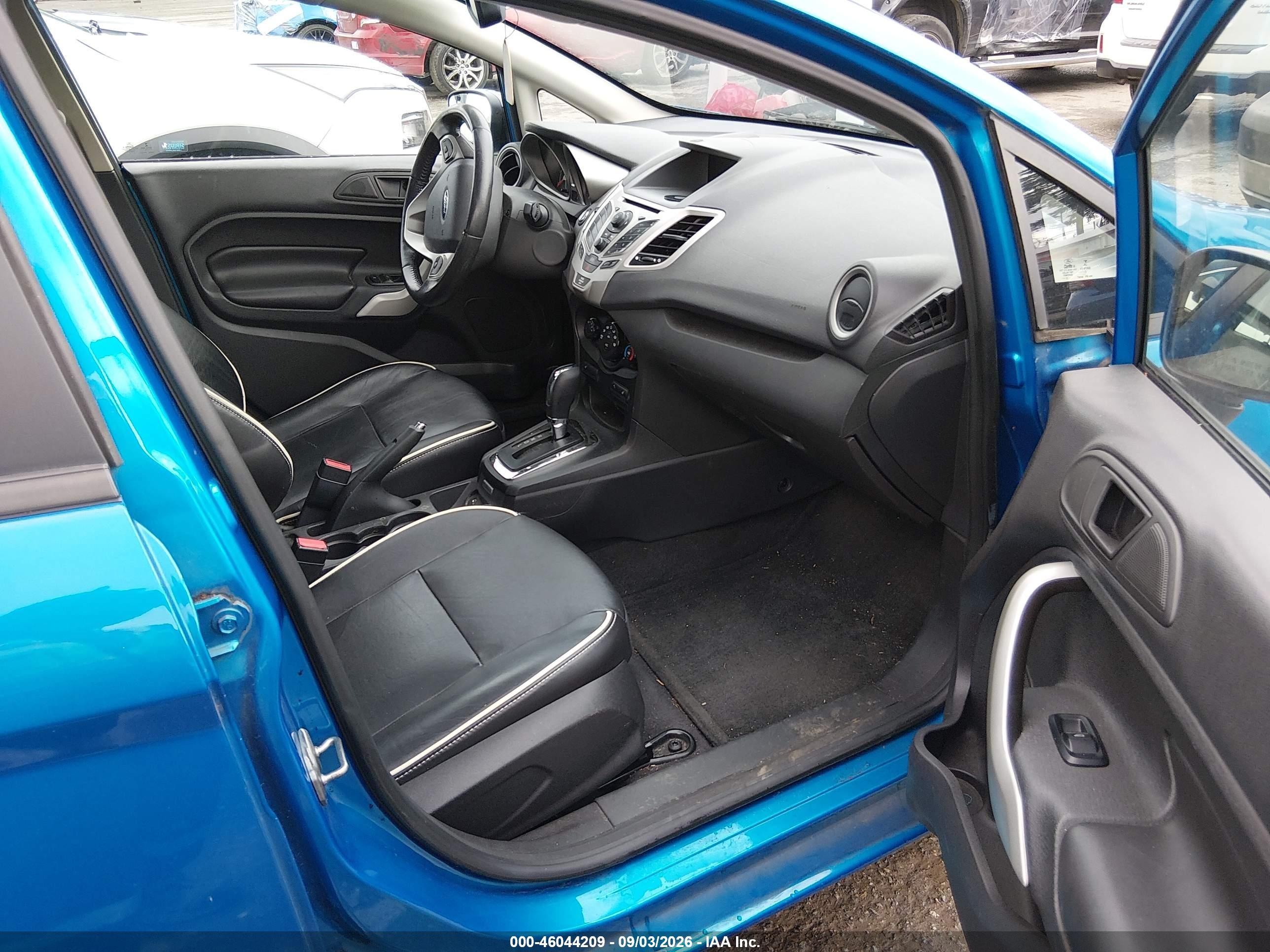 2013 Ford Fiesta Titanium Синий vin: 3FADP4FJ2DM205767