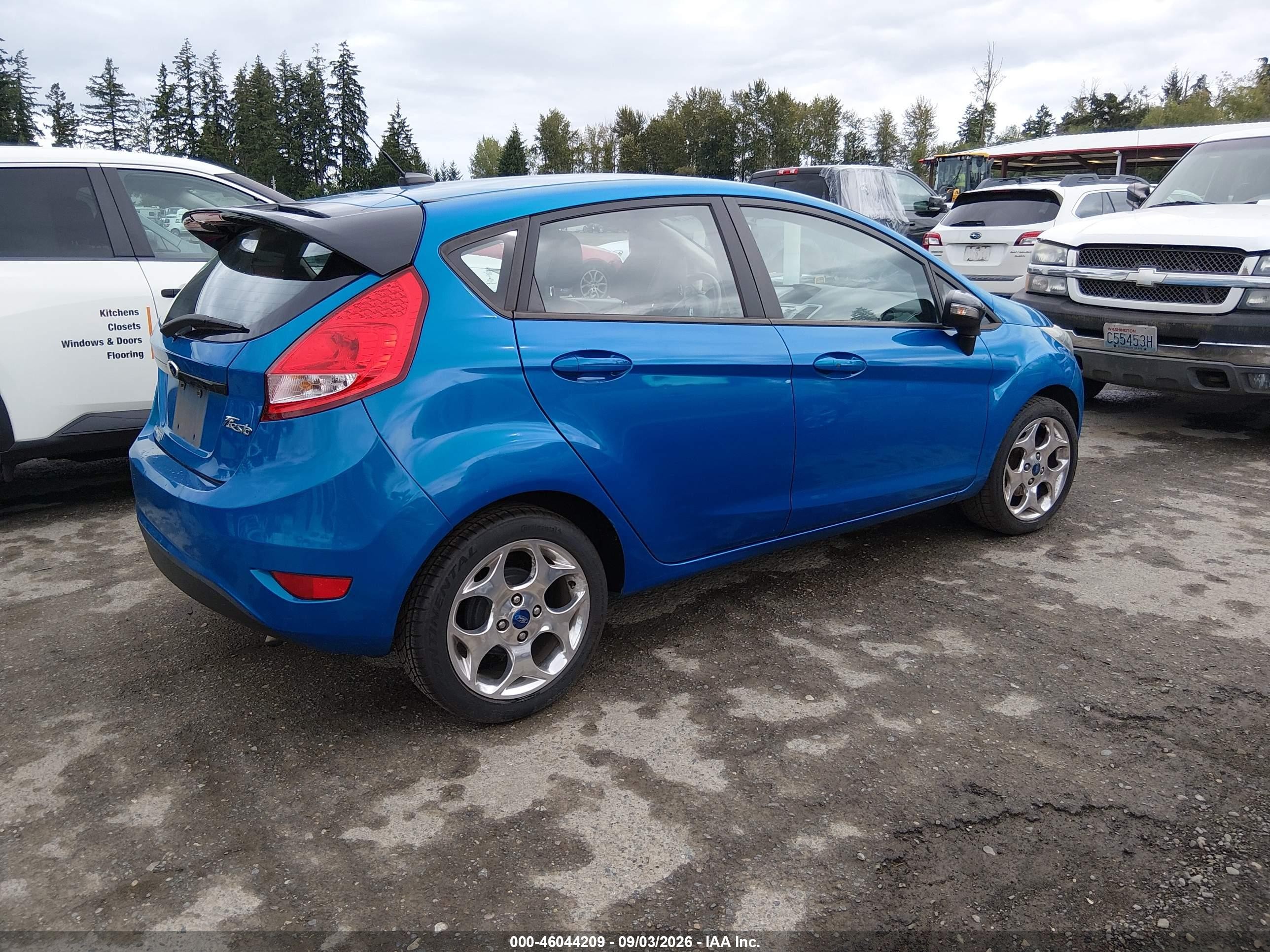 2013 Ford Fiesta Titanium Синий vin: 3FADP4FJ2DM205767
