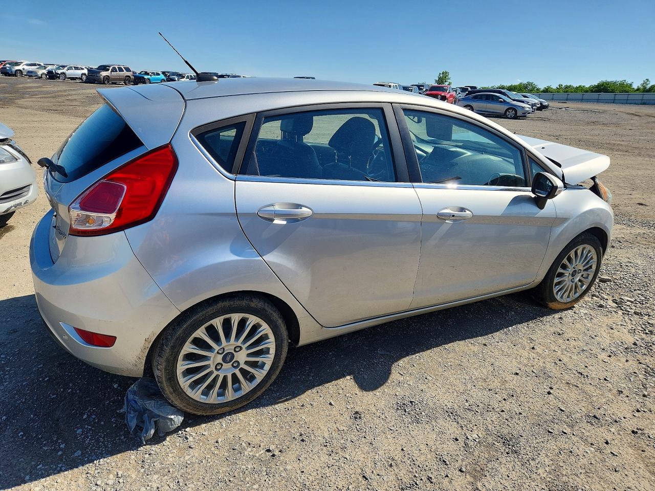 2015 Ford Fiesta Titanium Silver vin: 3FADP4FJ2FM120673