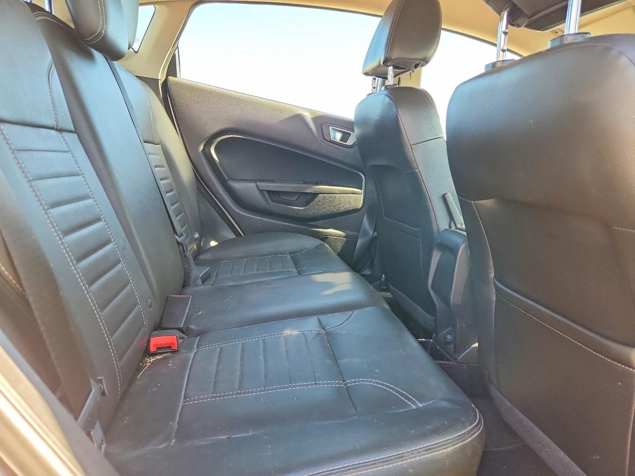 2015 Ford Fiesta Titanium Silver vin: 3FADP4FJ2FM120673