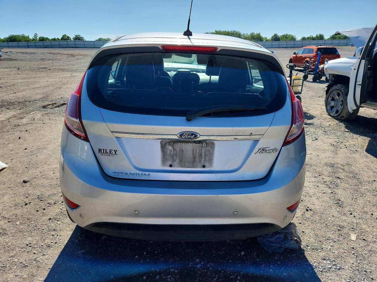 2015 Ford Fiesta Titanium Silver vin: 3FADP4FJ2FM120673