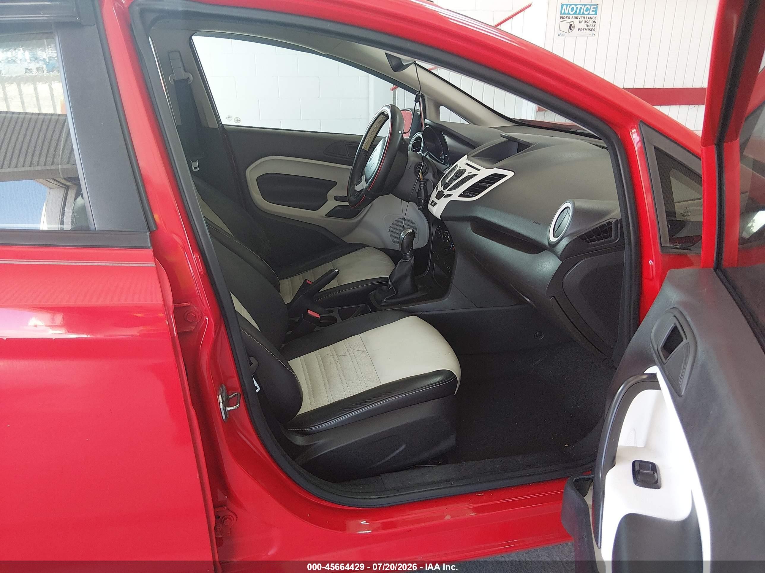 2013 Ford Fiesta Titanium Red vin: 3FADP4FJ3DM100073