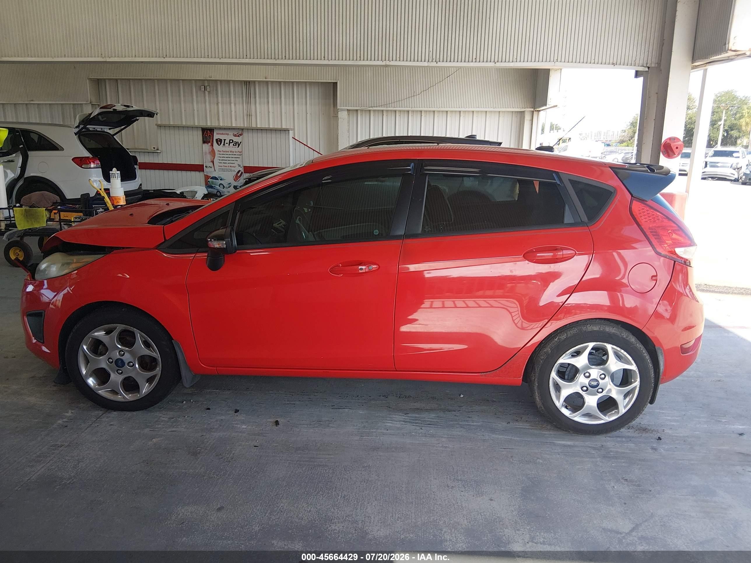 2013 Ford Fiesta Titanium Red vin: 3FADP4FJ3DM100073