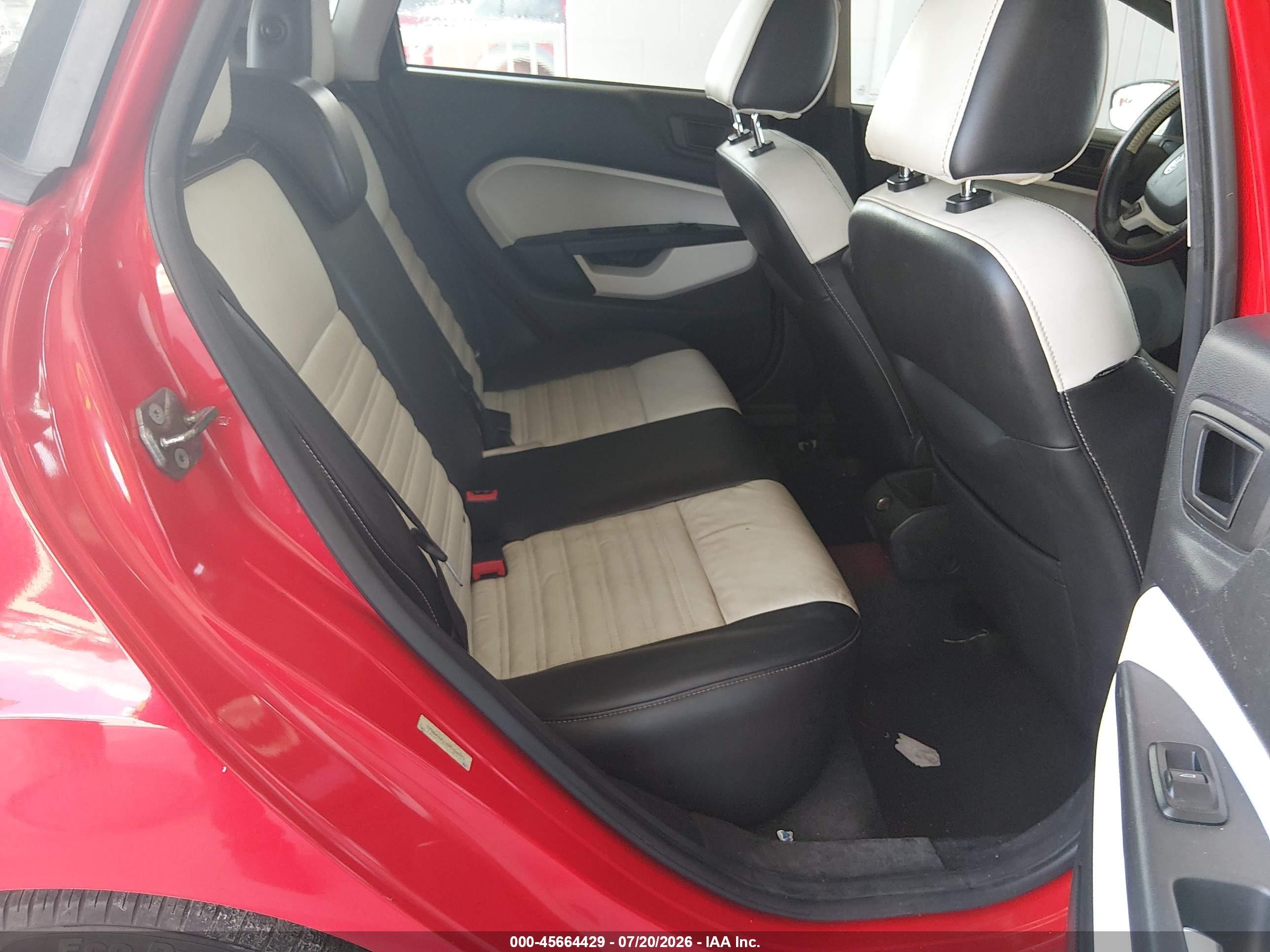 2013 Ford Fiesta Titanium Red vin: 3FADP4FJ3DM100073