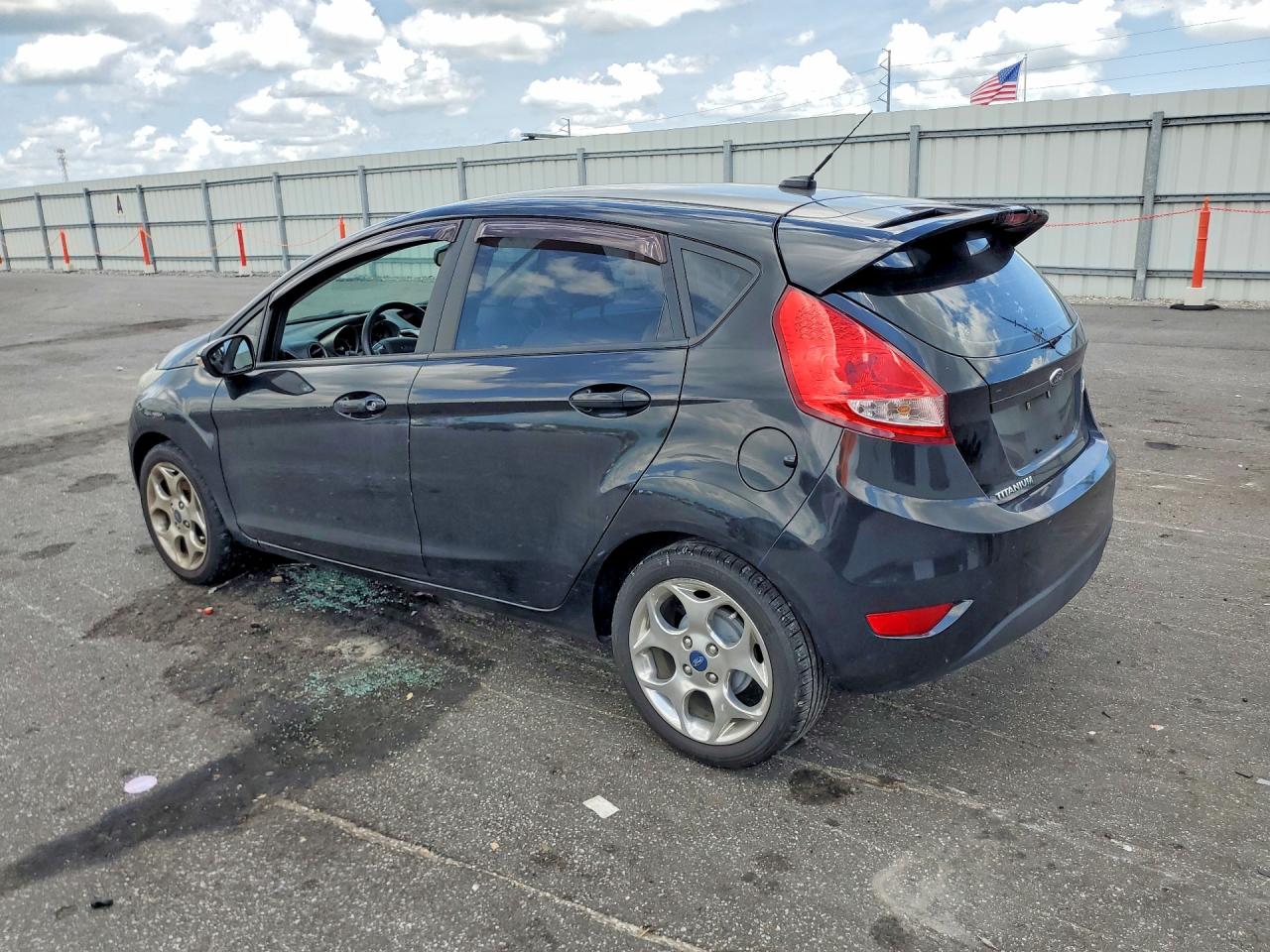 2013 Ford Fiesta Titanium Black vin: 3FADP4FJ3DM118041