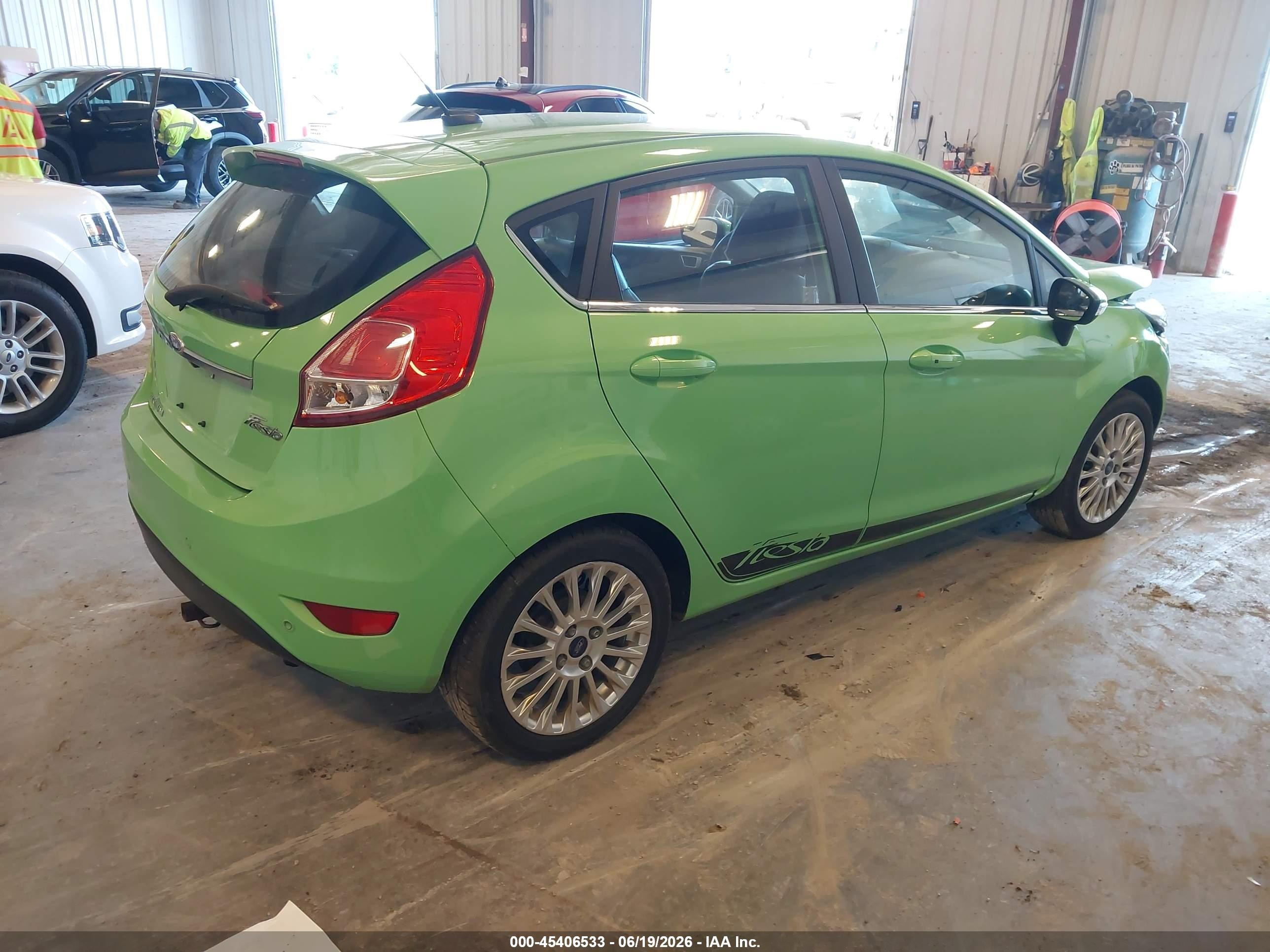 2014 Ford Fiesta Titanium Green vin: 3FADP4FJ3EM125122