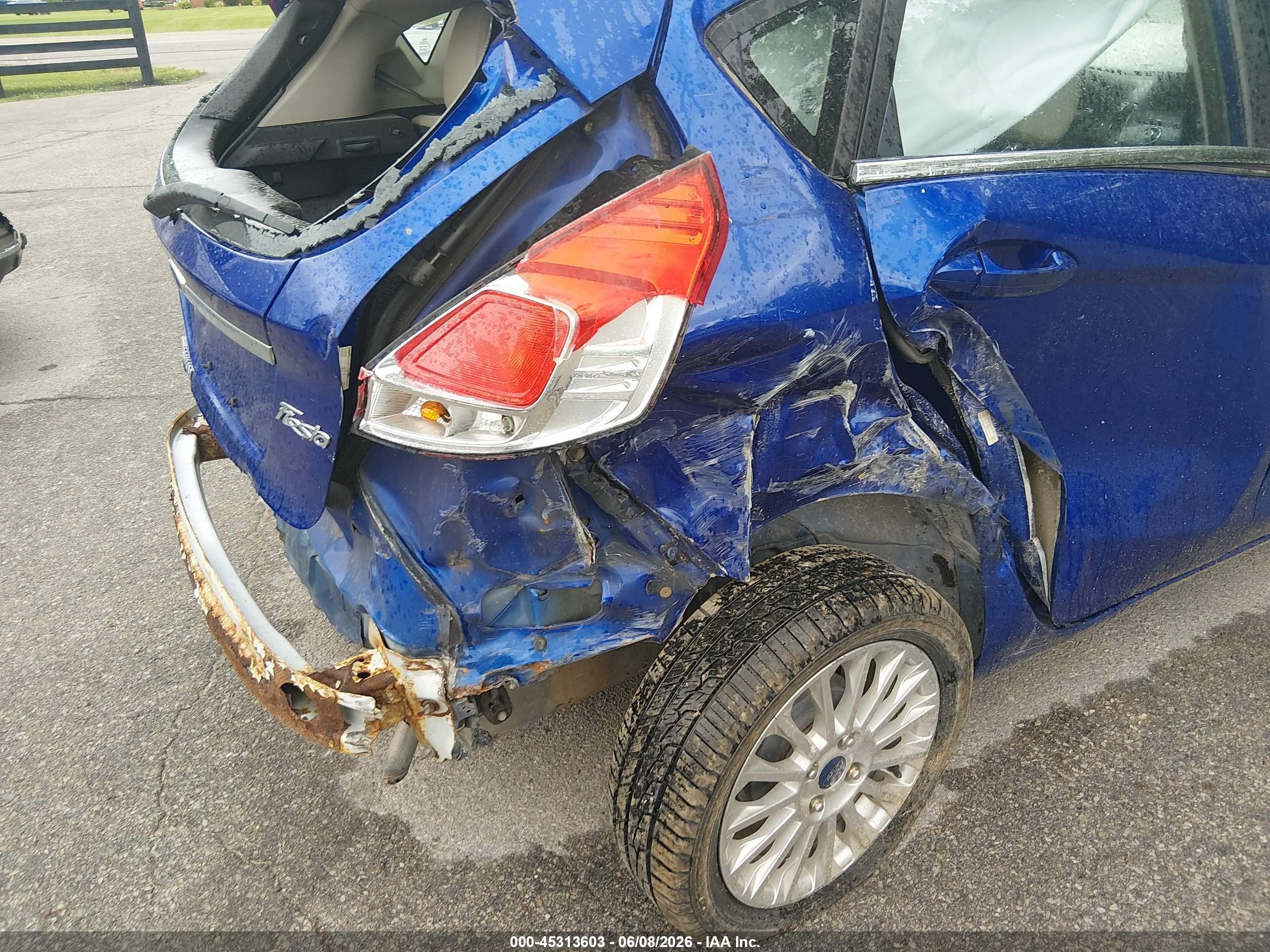 2015 Ford Fiesta Titanium Синий vin: 3FADP4FJ4FM166814