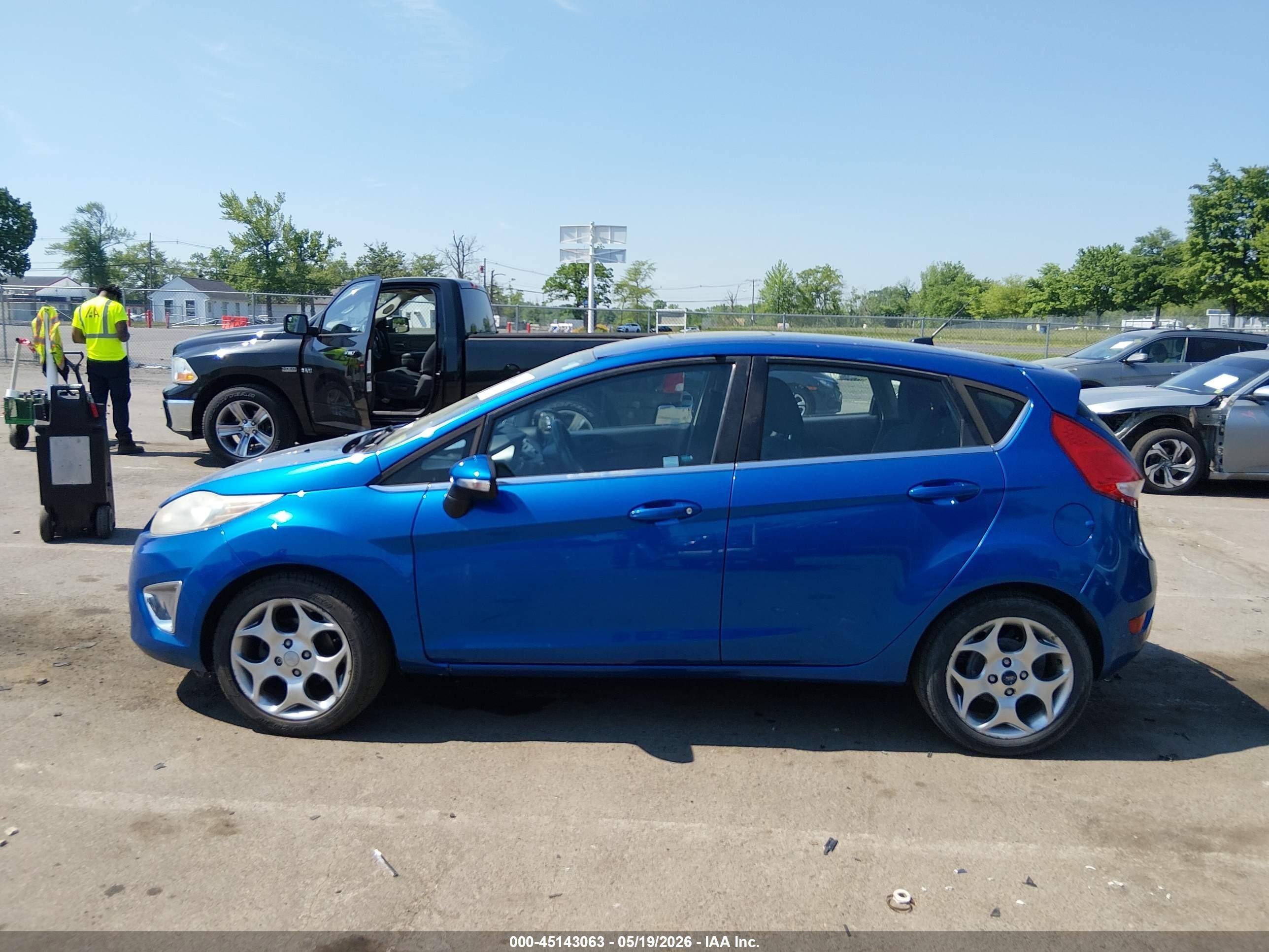 2011 Ford Fiesta Ses Blue vin: 3FADP4FJ5BM115459