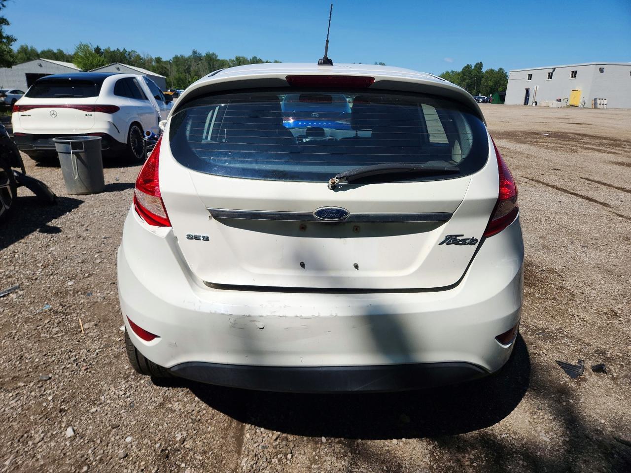 2011 Ford Fiesta Ses White vin: 3FADP4FJ5BM126350