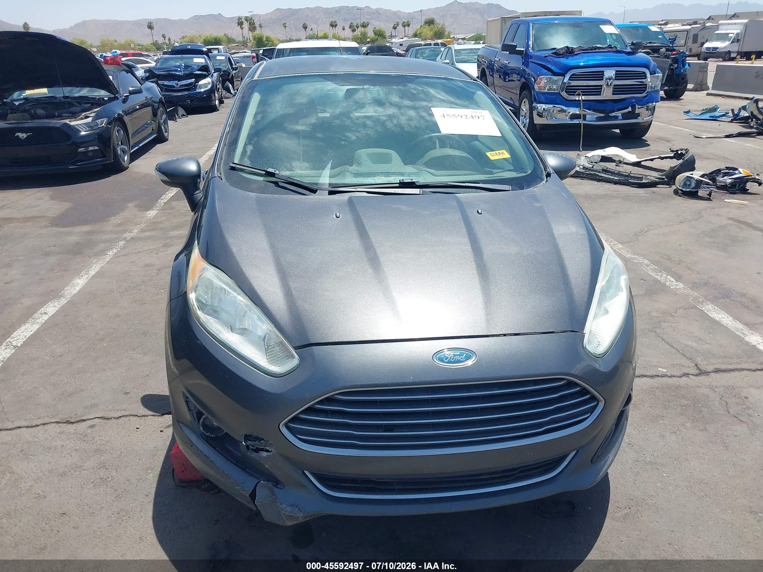 2015 Ford Fiesta Titanium Серый vin: 3FADP4FJ5FM110297