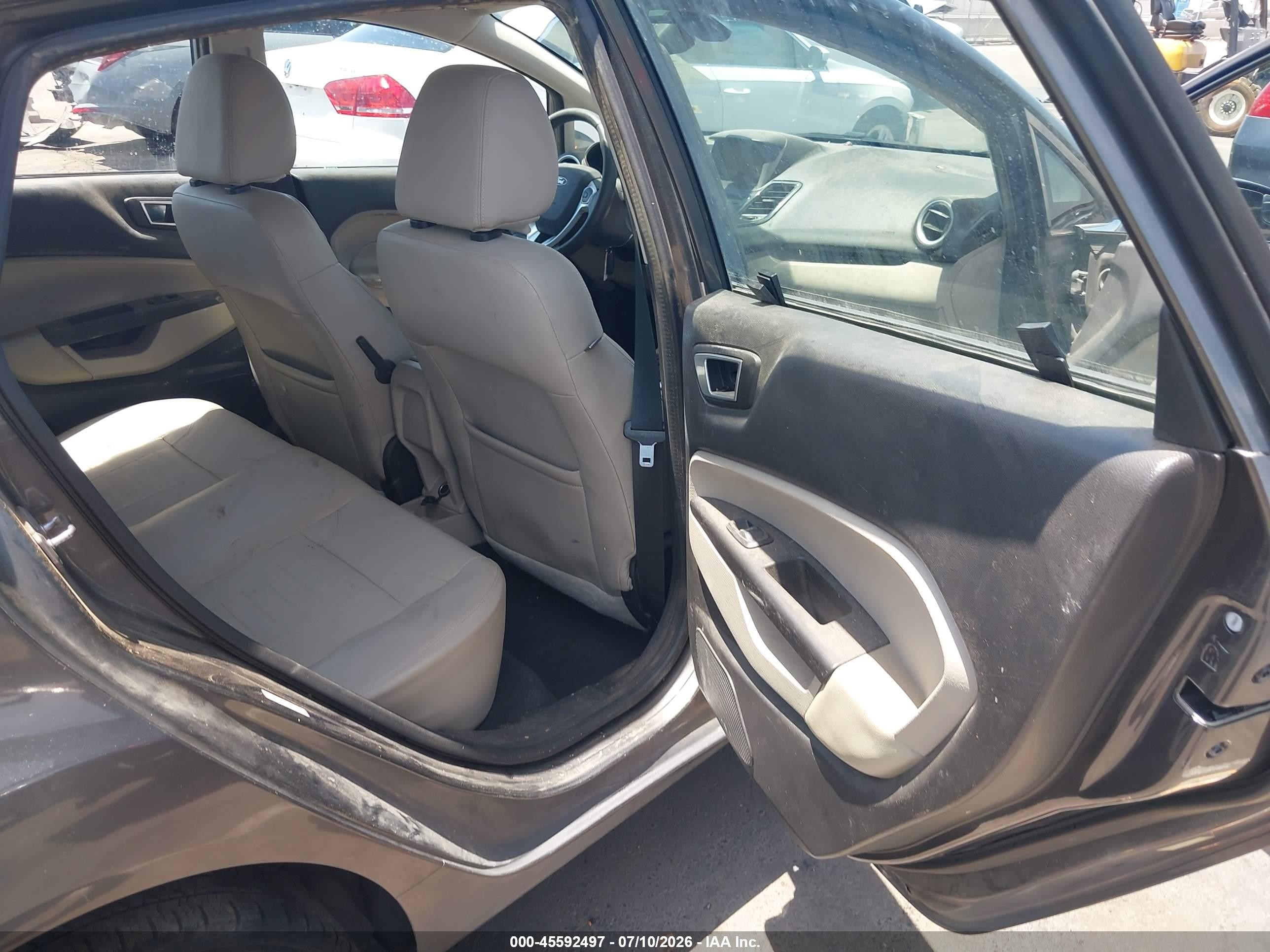 2015 Ford Fiesta Titanium Серый vin: 3FADP4FJ5FM110297